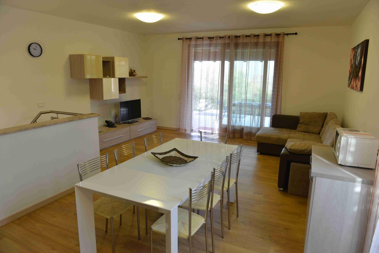 Residence Boschetti Манерба-дель-Гарда Экстерьер фото